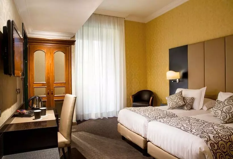 اتاق کلاسیک, Savoy