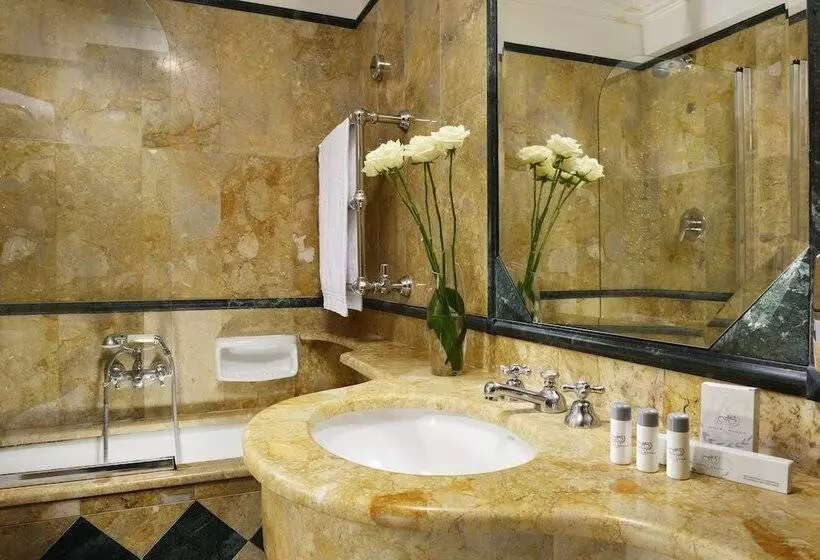 اتاق کلاسیک یک تخته, Savoy