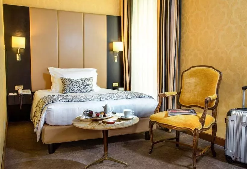 اتاق کلاسیک یک تخته, Savoy