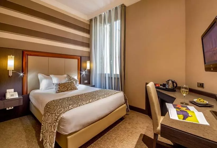 اتاق کلاسیک یک تخته, Savoy