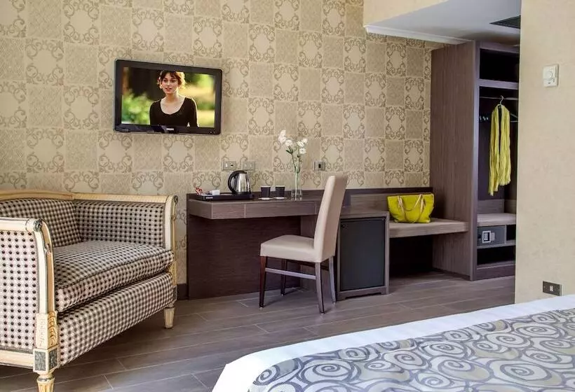 اتاق سوپریور, Savoy