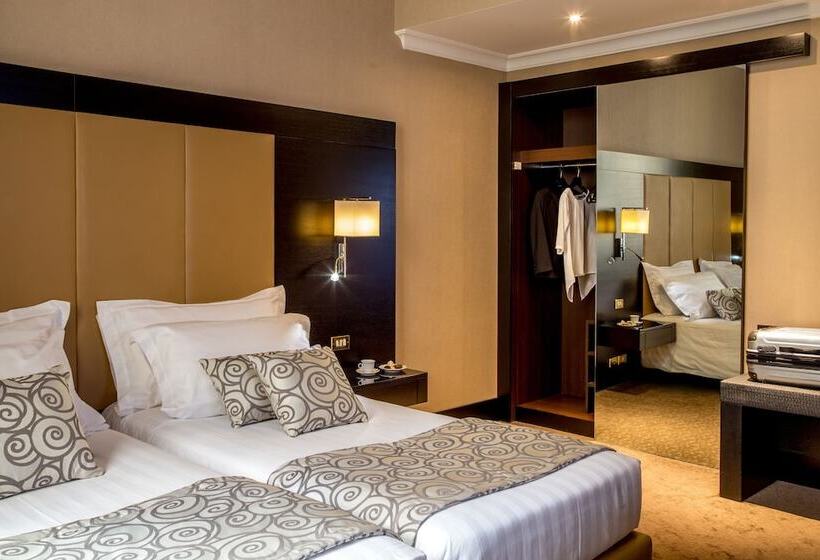 חדר קלאסי, Savoy