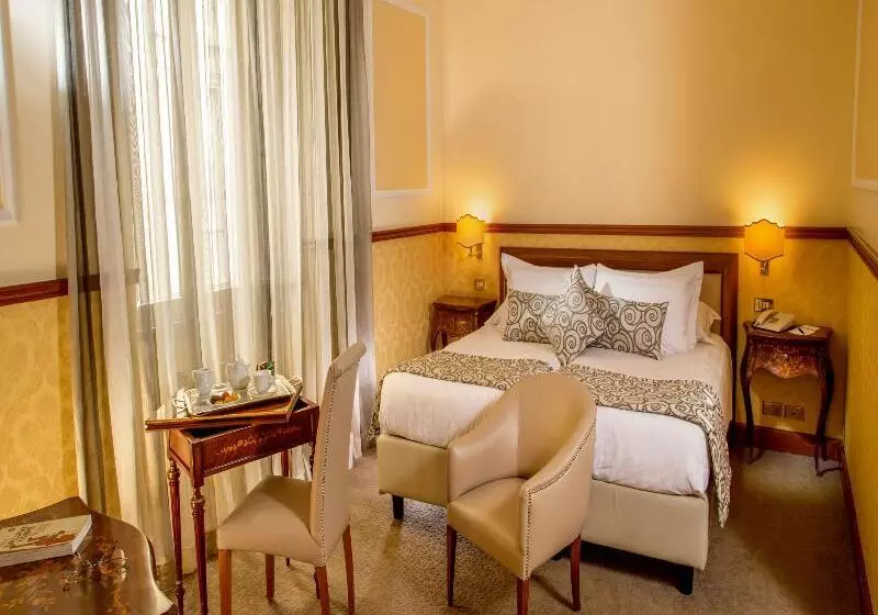 اتاق کلاسیک, Savoy
