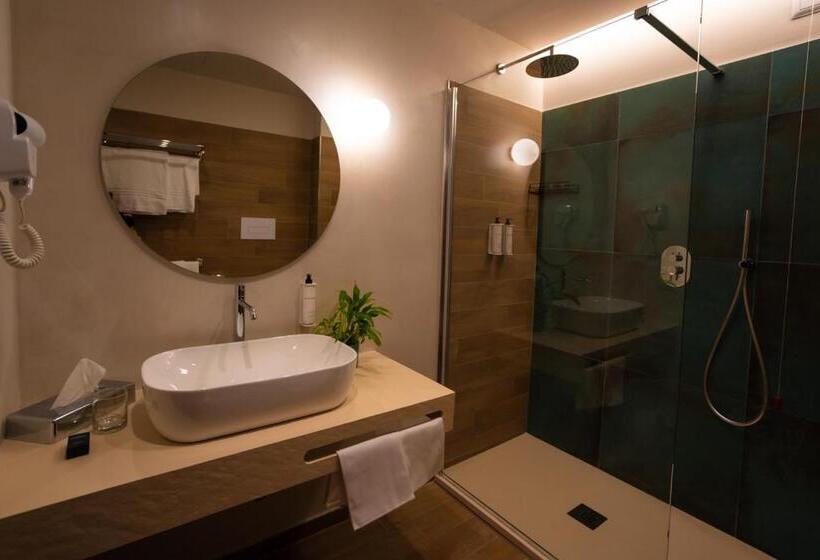 スーペリアトリプルルーム, Schuhmann