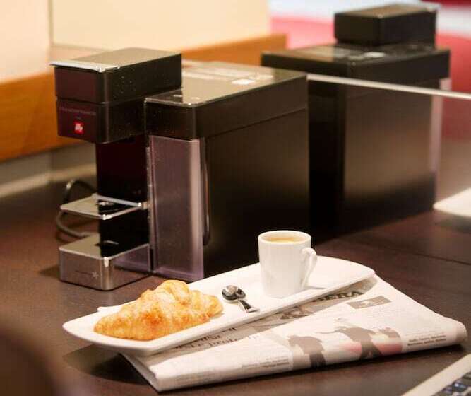 سوییت جونیور, Starhotels Tourist