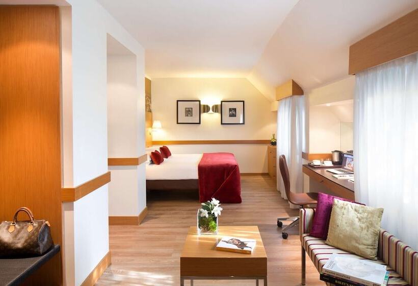 سوییت جونیور, Starhotels Tourist