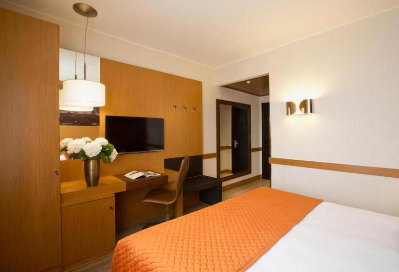 اتاق کلاسیک, Starhotels Tourist