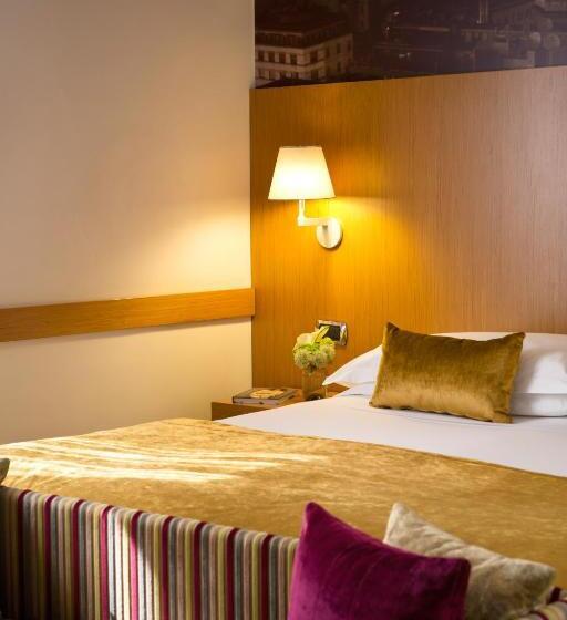 标准三人间, Starhotels Tourist