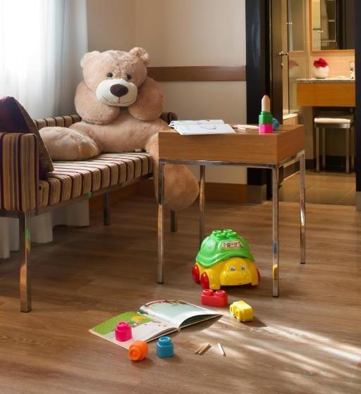 اتاق خانوادگی, Starhotels Tourist