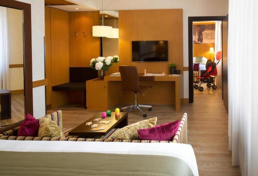 家庭间, Starhotels Tourist
