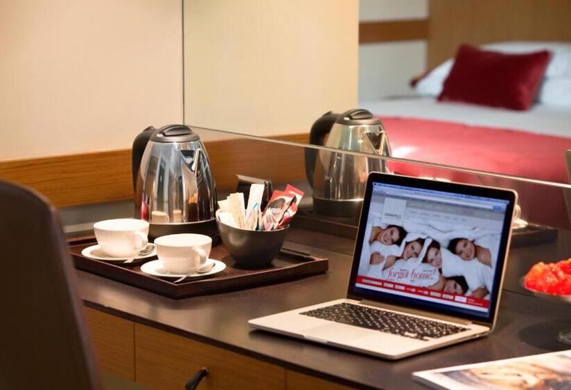 سوییت جونیور, Starhotels Tourist