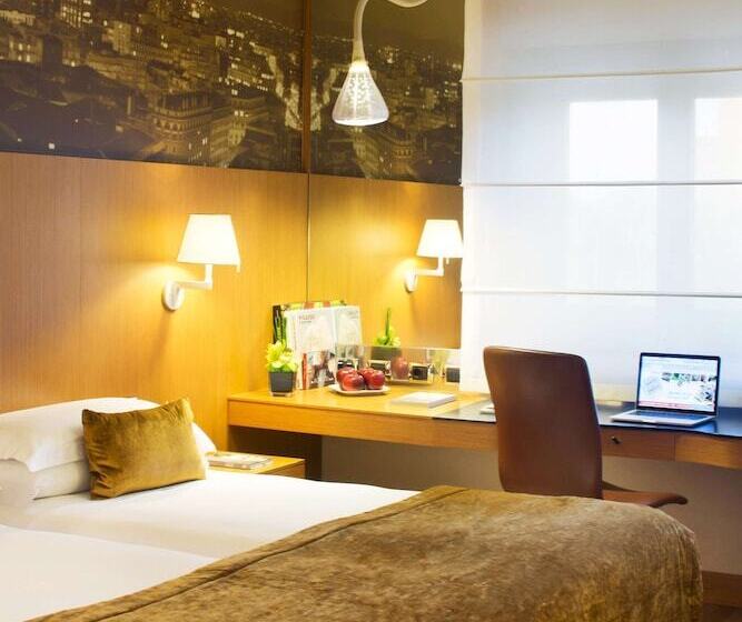 高级大房间, Starhotels Tourist
