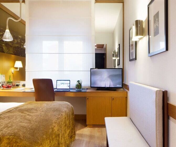 اتاق سوپریور, Starhotels Tourist