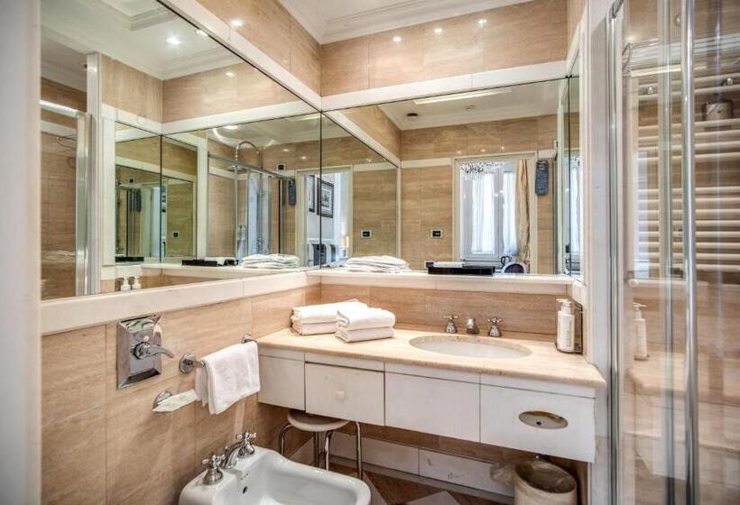 Camera Classica, The Britannia