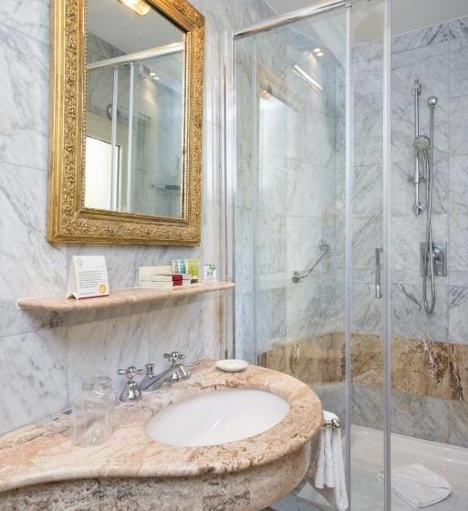 Camera Basic, The Britannia