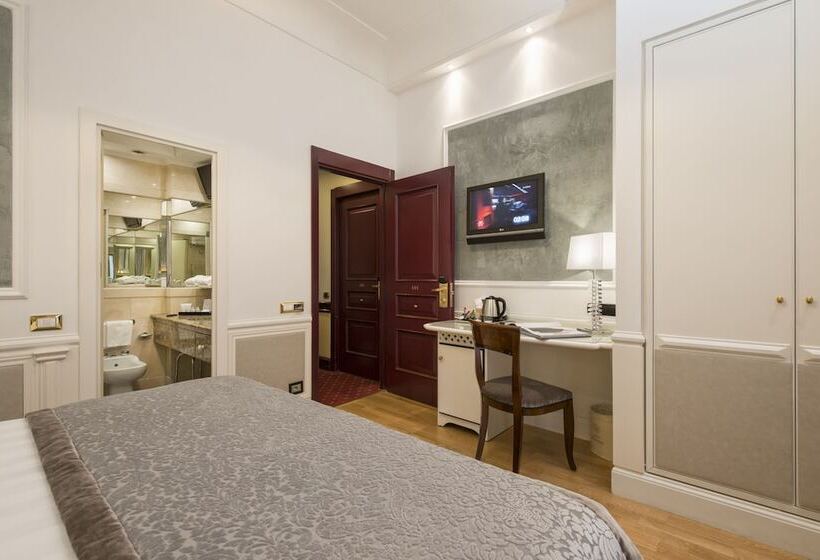 Camera Classica, The Britannia