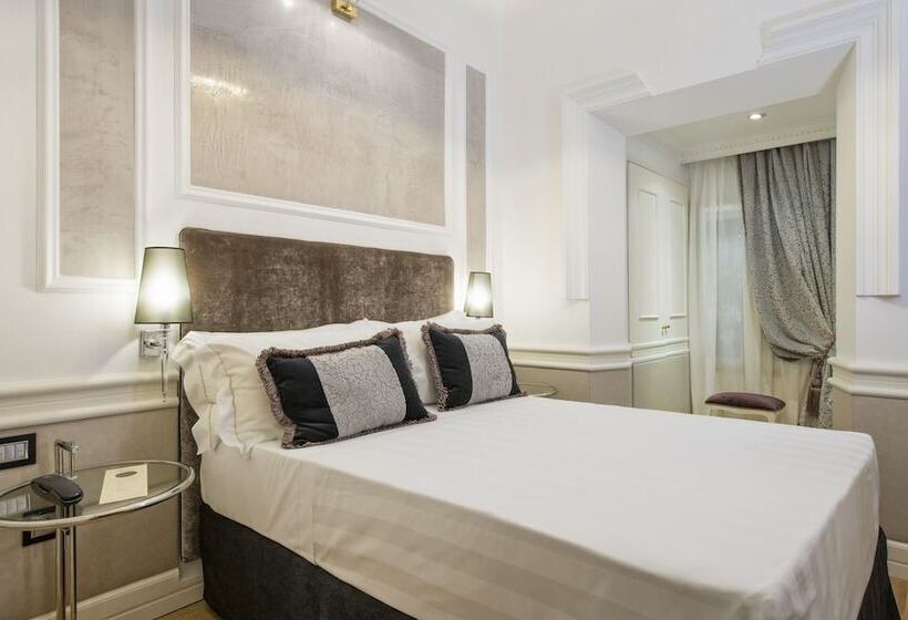 Camera Basic, The Britannia