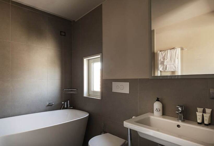 סוויטה, The Republic