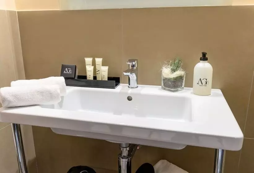 Suite, The Republic