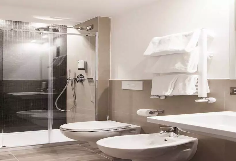 Suite, The Republic