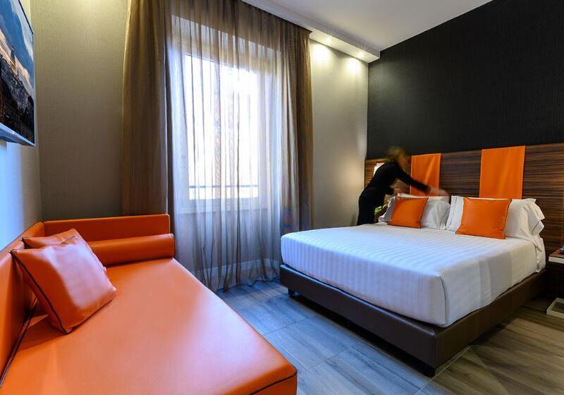 חדר דלוקס, The Republic