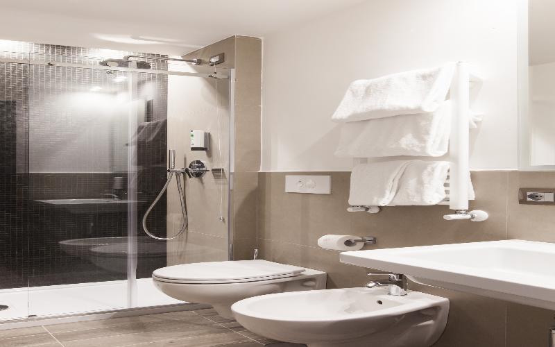 חדר סופריור, The Republic