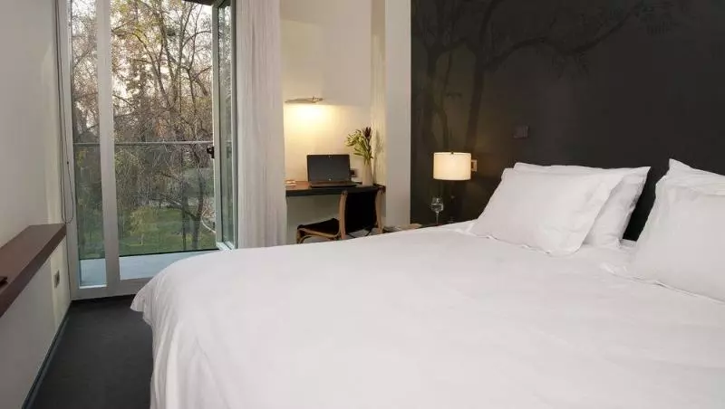 Suite, The Republic