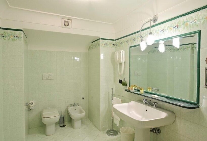 חדר סטנדרט לשלושה, Tramonto d'Oro