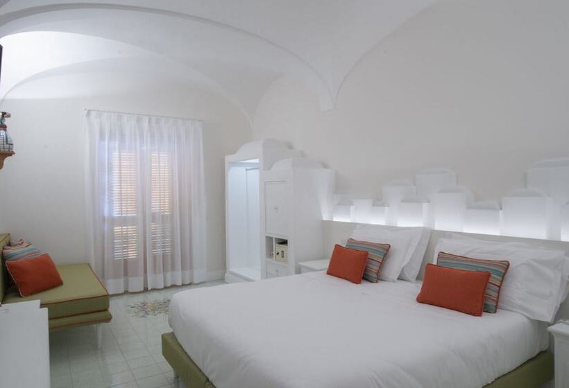 חדר סטנדרט לארבעה, Tramonto d'Oro