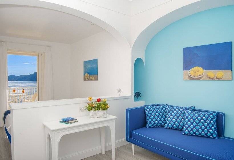 חדר קומפורט לשלושה, Tramonto d'Oro