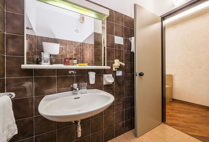 Chambre Classique, Vega Perugia