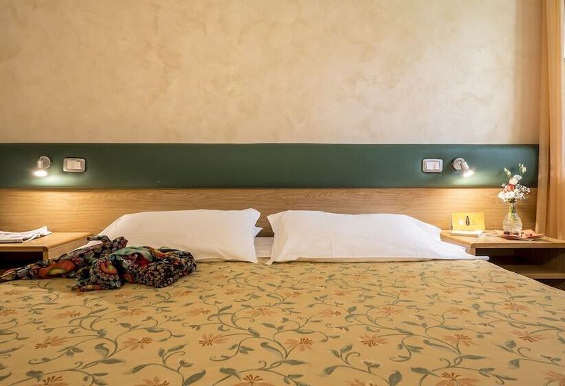 Chambre Classique, Vega Perugia