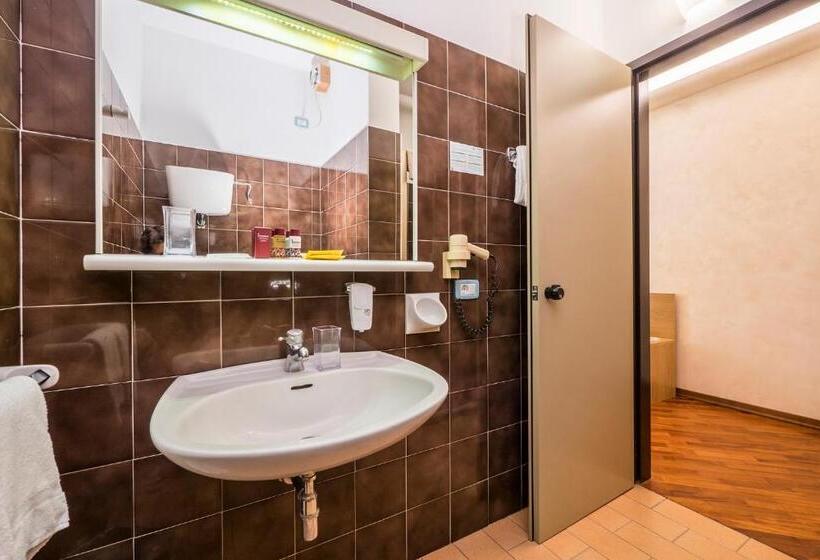 Chambre Classique, Vega Perugia