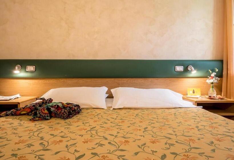 Chambre Classique, Vega Perugia