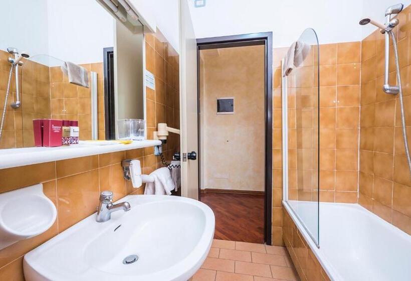 Chambre Triple Classique, Vega Perugia