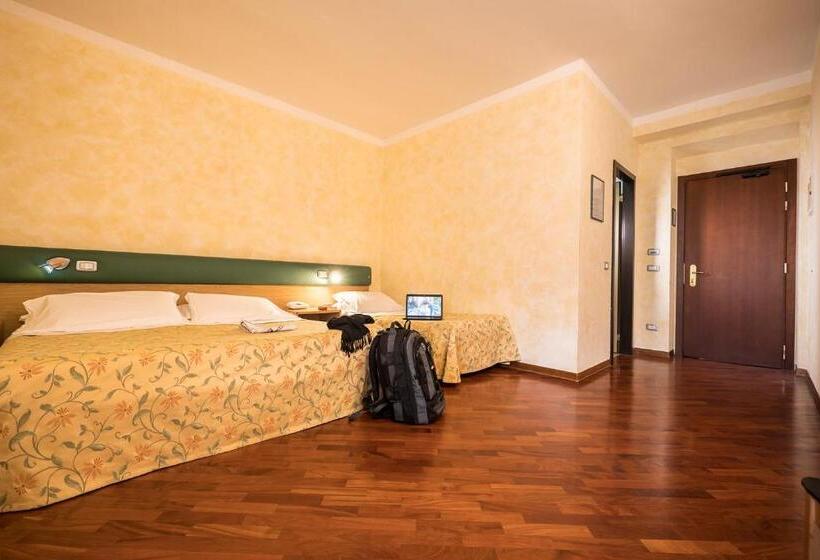 Chambre Triple Classique, Vega Perugia