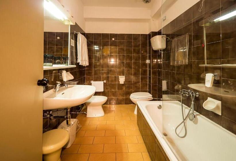 Chambre Familiale Classique, Vega Perugia