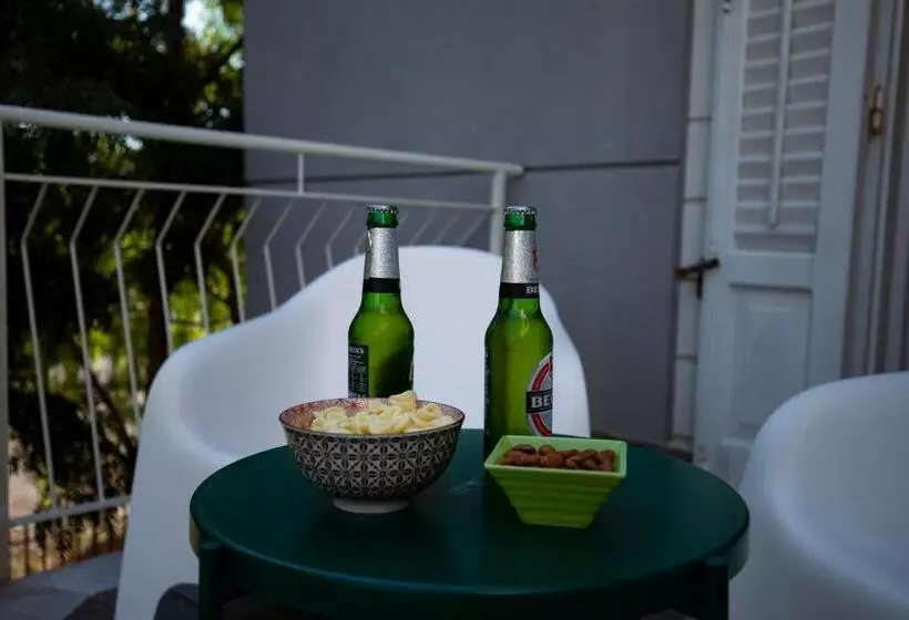 اتاق لوکس با بالکن و چشم‌انداز دریا, Villa Calipso