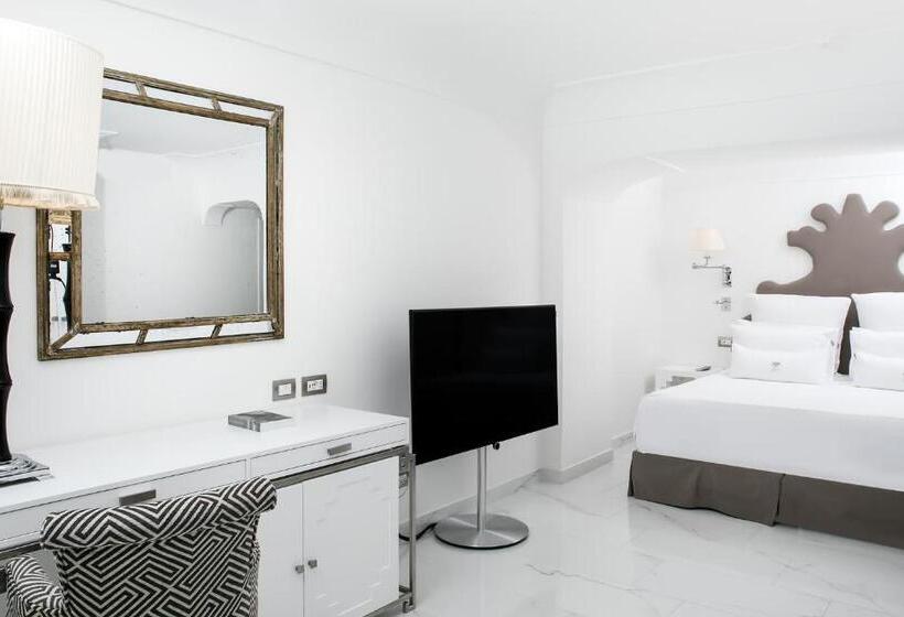 스탠다드 스튜디오, Villa Franca