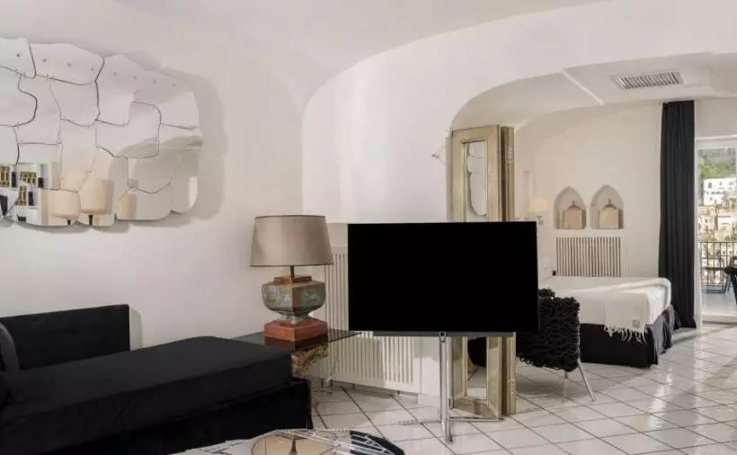 سوییت جونیور لوکس, Villa Franca