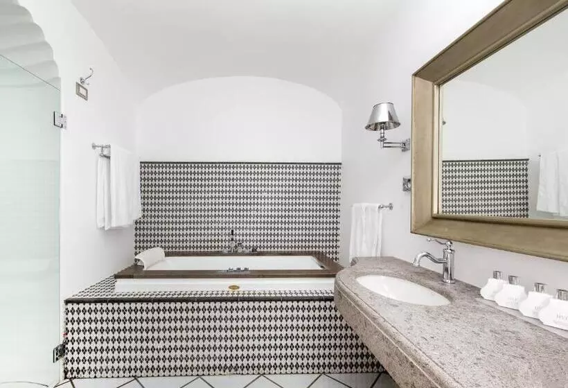 سوییت جونیور لوکس, Villa Franca