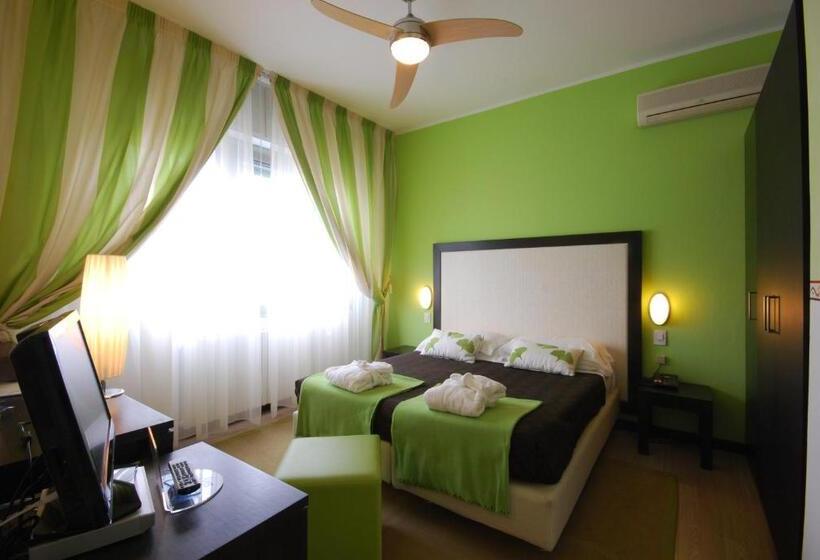 스탠다드 트리플 룸, Unahotels Imperial Sport