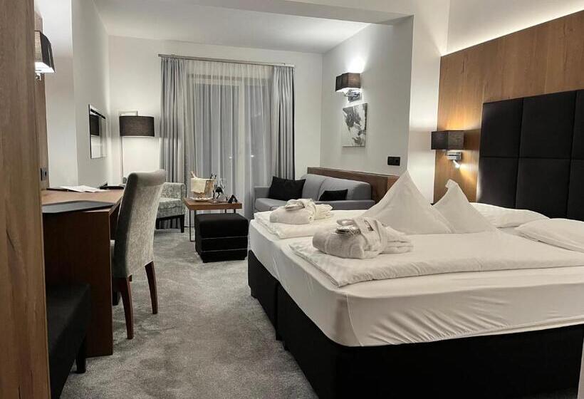 발코니 수피리어 룸, Aaritz