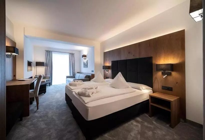 Standard-huone, Aaritz