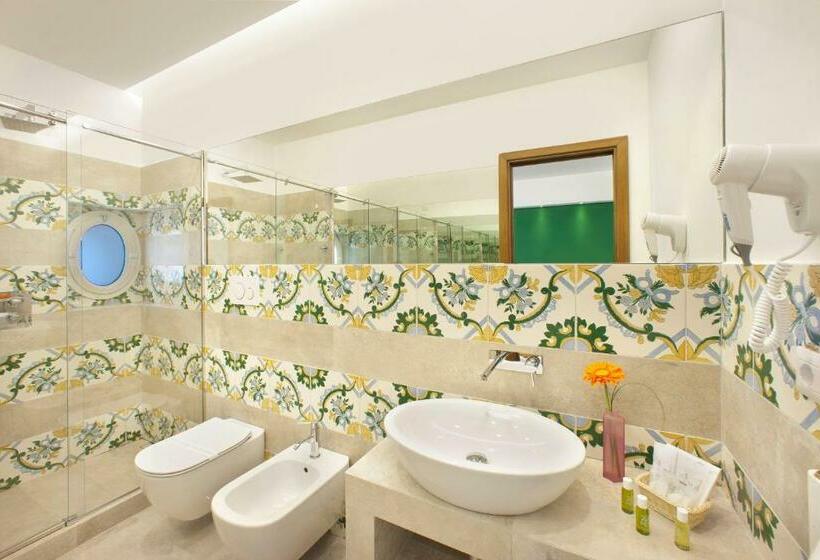 Номер Стандарт Трехместный, Alpha