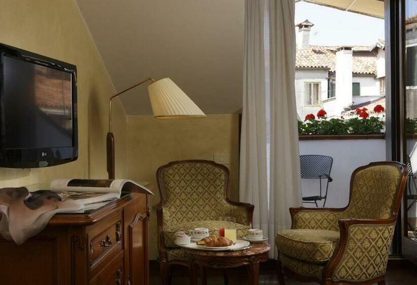 Superior Room with Terrace, Bisanzio