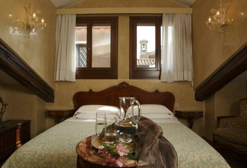 Superior Room with Terrace, Bisanzio