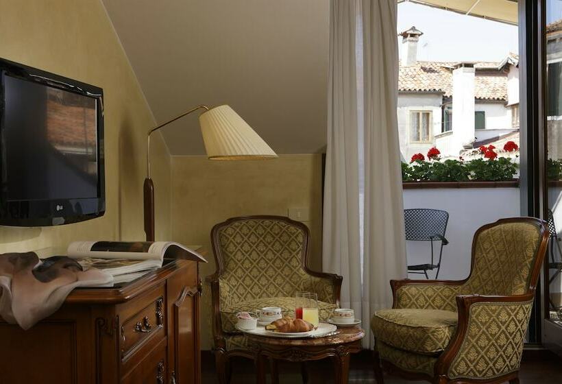 Superior Room with Terrace, Bisanzio