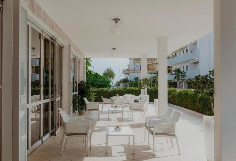 غرفة قياسية ثلاثية, Caravel