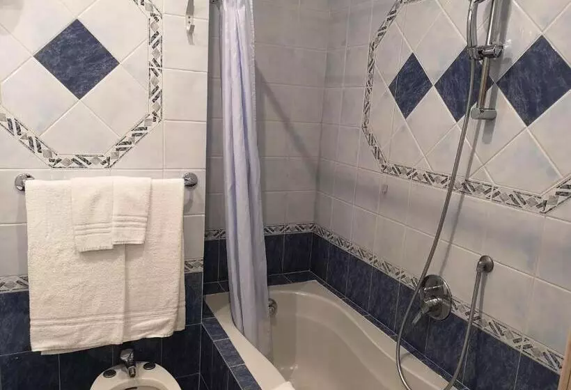اتاق استاندارد سه نفره, Central Wellness